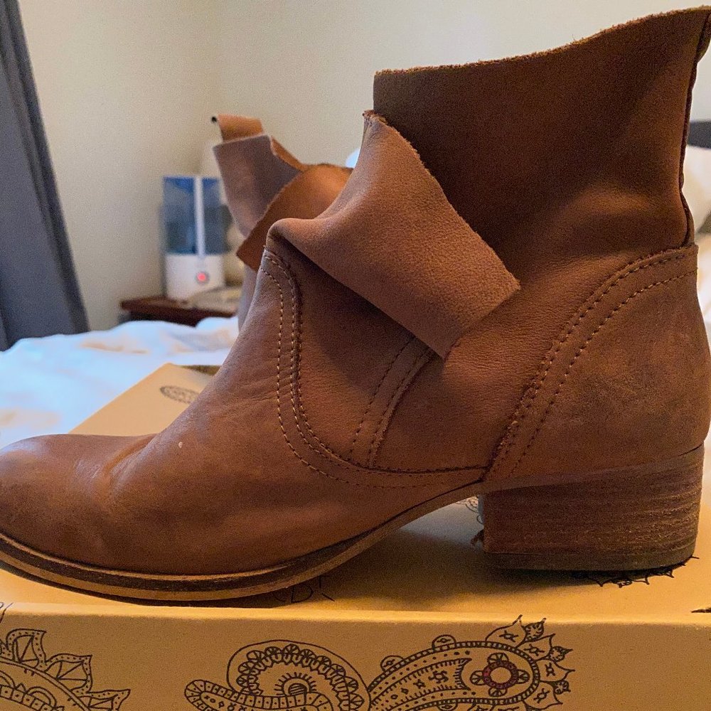 Ecote' Leather "Overlap" Boots - Urban Outfitters
